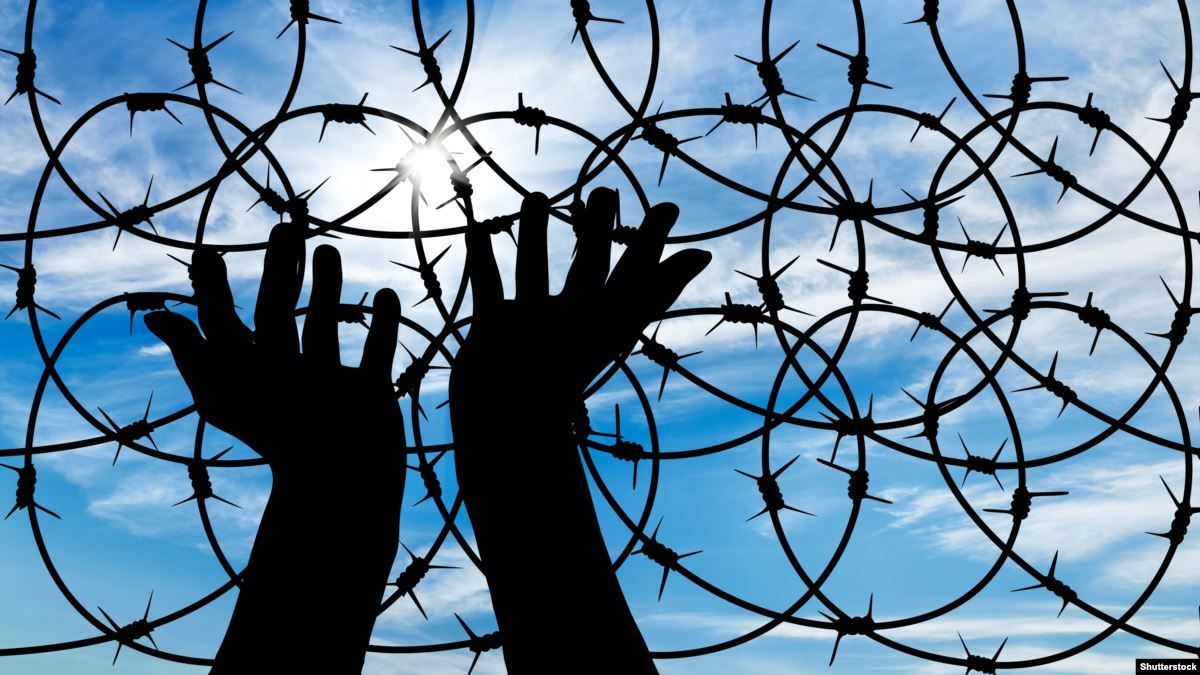 На землі, де дерева ростуть з людської крові: політики вшанували пам'ять жертв репресій На землі, де дерева ростуть з людської крові: політики вшанували пам'ять жертв репресій