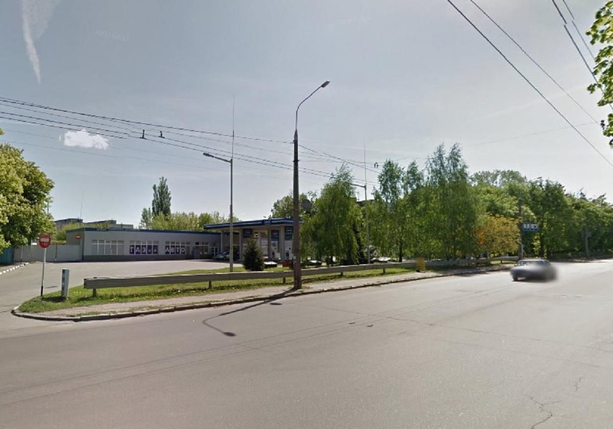 У Житомирі спалахнула пожежа на автозаправці, є постраждалі: фото, відео У Житомирі спалахнула пожежа на автозаправці, є постраждалі: фото, відео