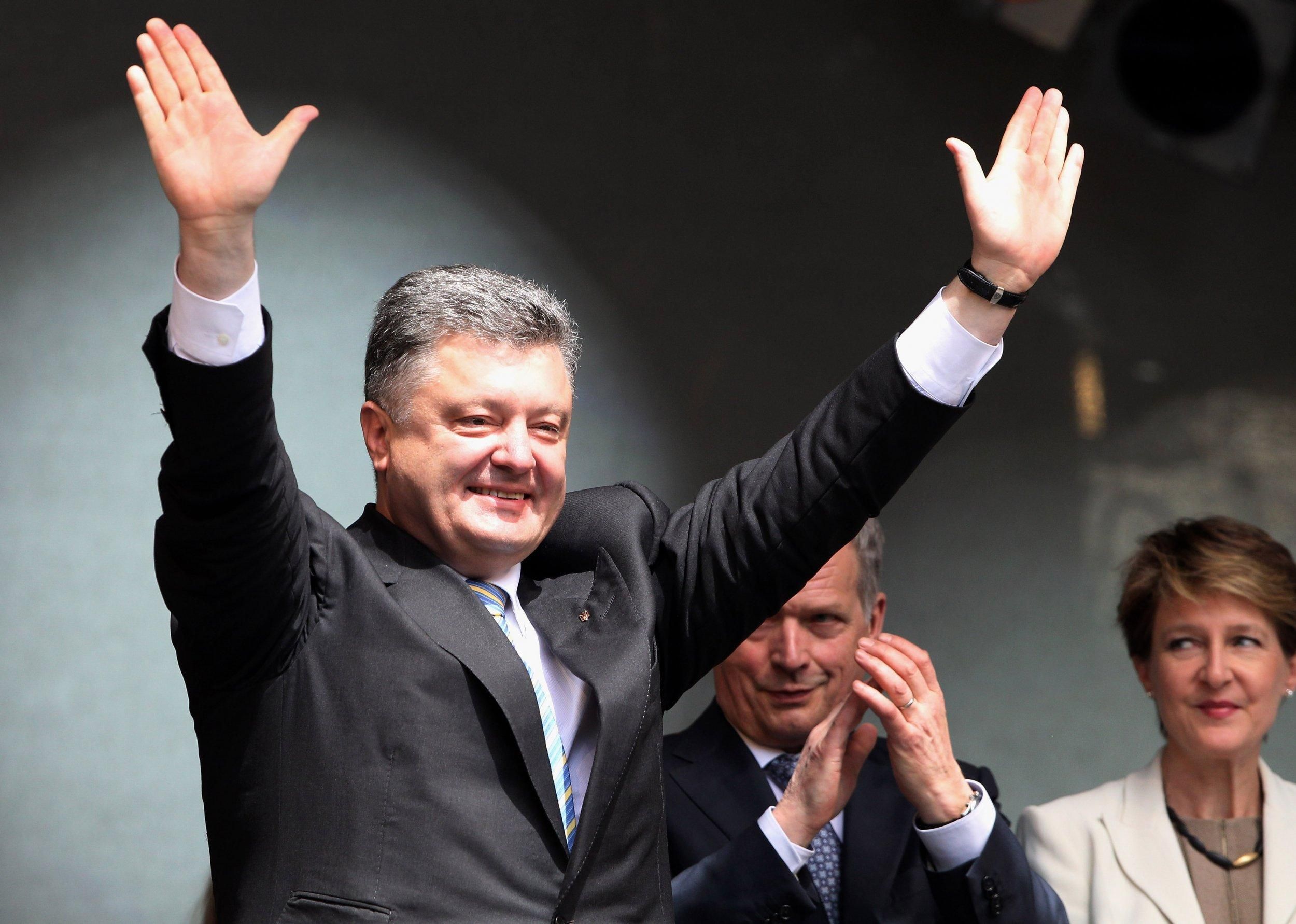 Порошенко поблагодарил украинцев и предостерег Зеленского: прощальное видеообращение