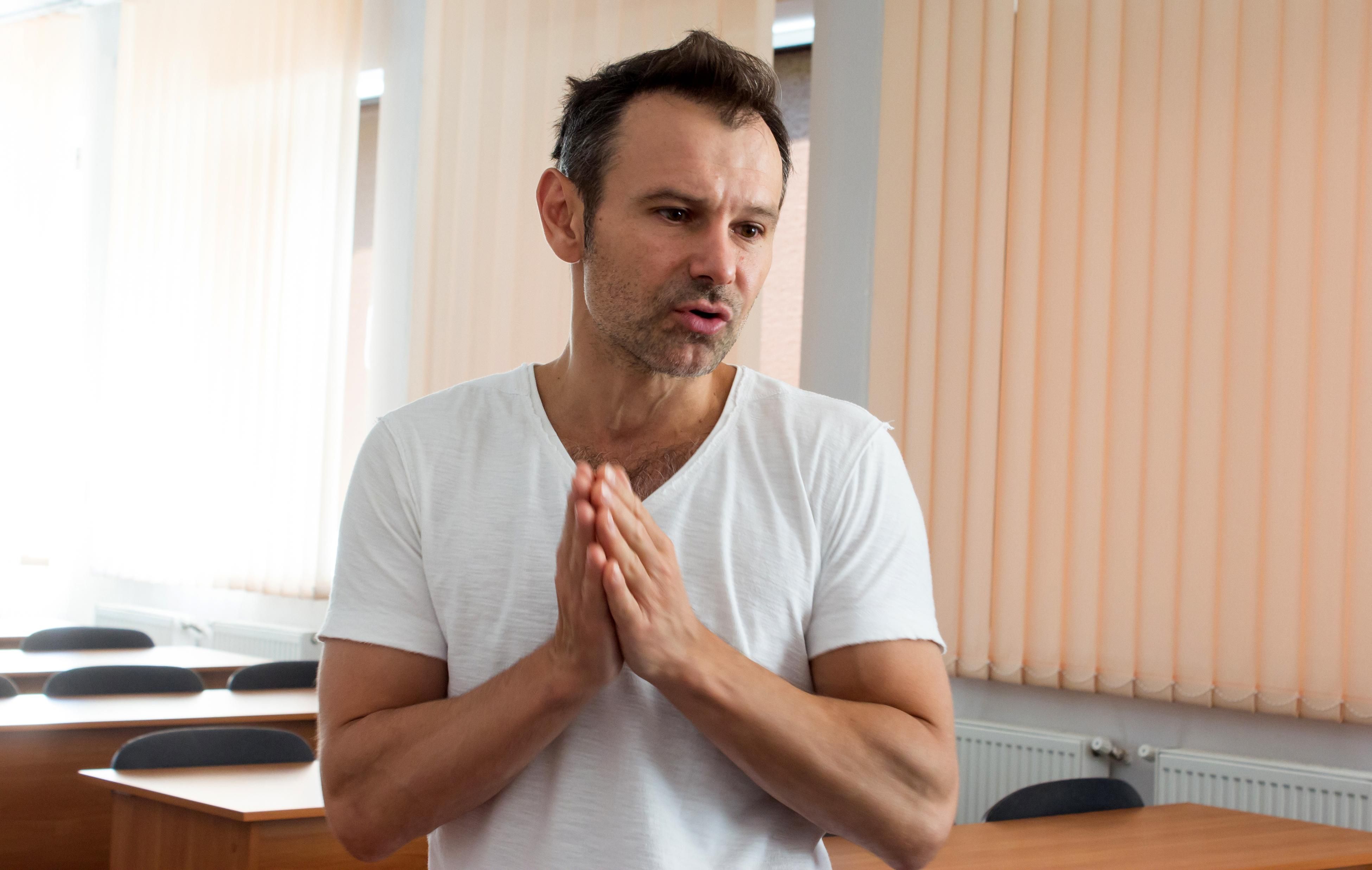 Действующих нардепов не будет: Вакарчук рассказал, кто попадет в партию "Голос" Действующих нардепов не будет: Вакарчук рассказал, кто попадет в партию "Голос"