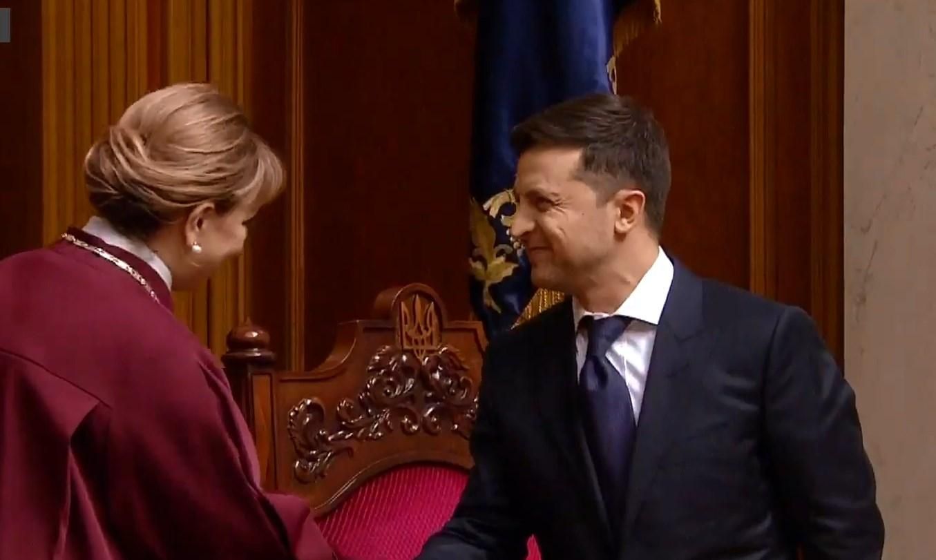 Он разговаривал с Кремлем, – эксперт объяснил обращение Зеленского на русском языке Он разговаривал с Кремлем, – эксперт объяснил обращение Зеленского на русском языке