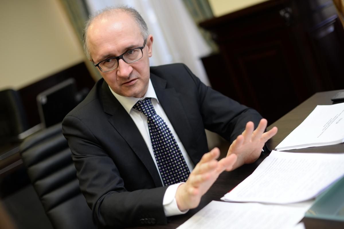 Кумівство та недоброчесність: як працюють "ручні" судді Кваліфікаційної комісії - 20 мая 2019 - Телеканал новостей 24 Кумівство та недоброчесність: як працюють "ручні" судді Кваліфікаційної комісії - 20 мая 2019 - Телеканал новостей 24