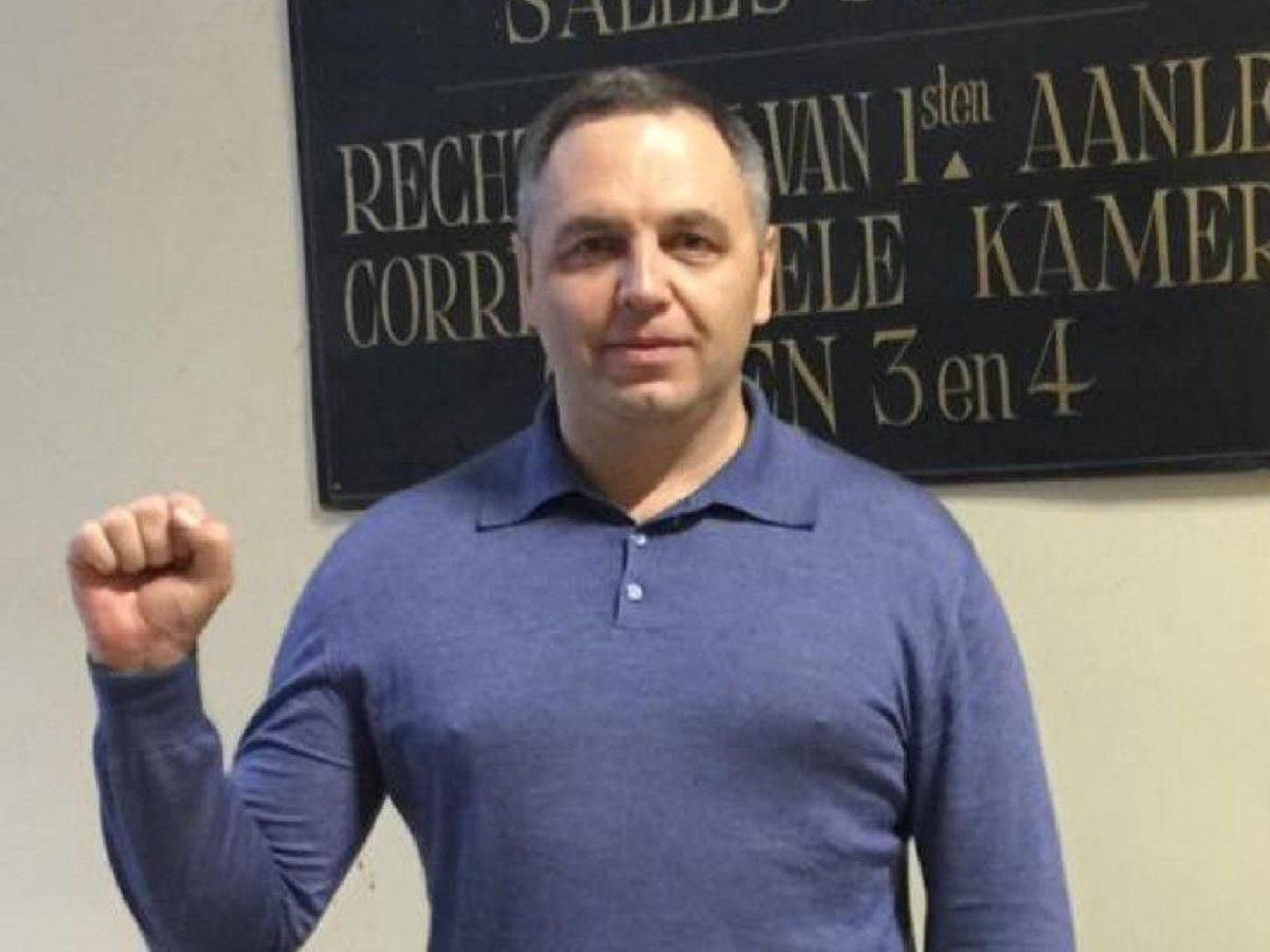 Мене охороняють поліцейські з автоматами, – одіозний Портнов про своє перебування в Україні Мене охороняють поліцейські з автоматами, – одіозний Портнов про своє перебування в Україні