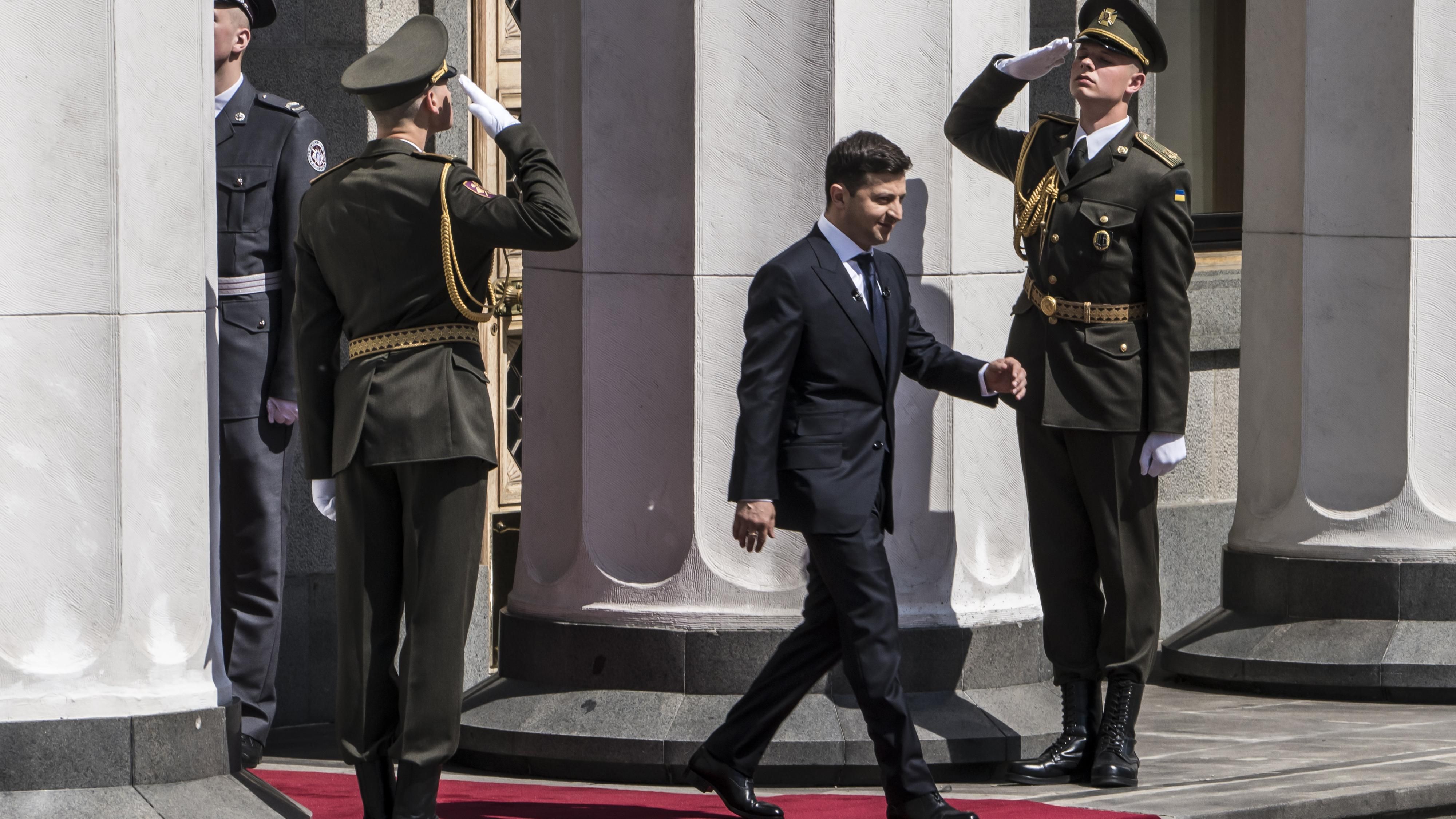 Зеленский хочет встретиться с Трампом в ближайшее время Зеленский хочет встретиться с Трампом в ближайшее время