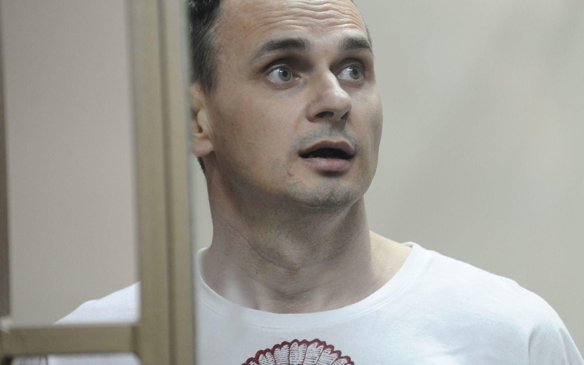 Интересуется Зеленским: Сенцов из-за решетки расспрашивает о новом украинском президенте Интересуется Зеленским: Сенцов из-за решетки расспрашивает о новом украинском президенте