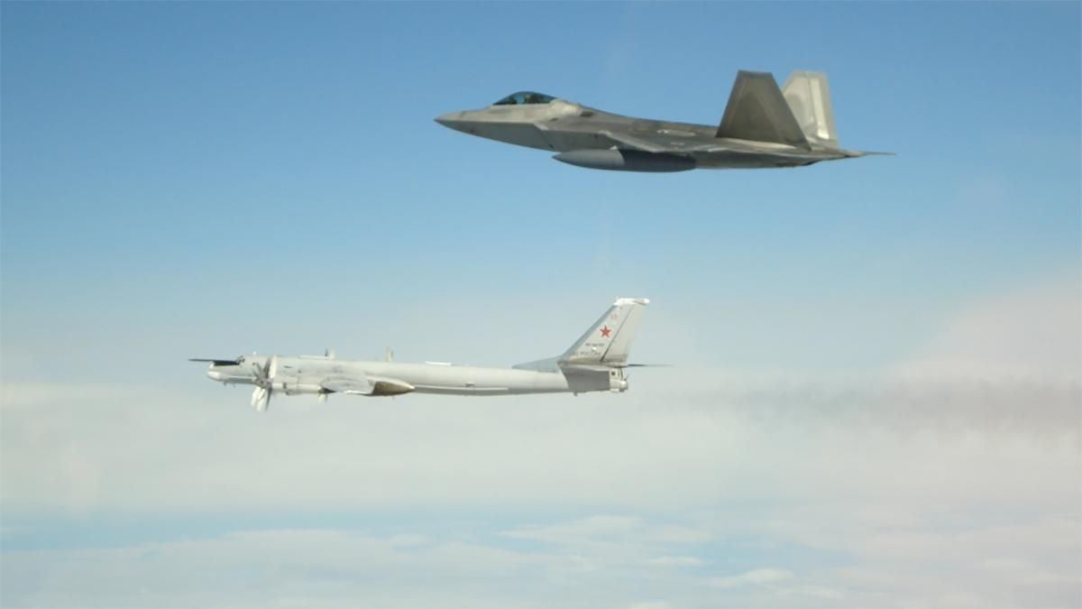 В США перехватили 6 российских военных самолетов: фото В США перехватили 6 российских военных самолетов: фото