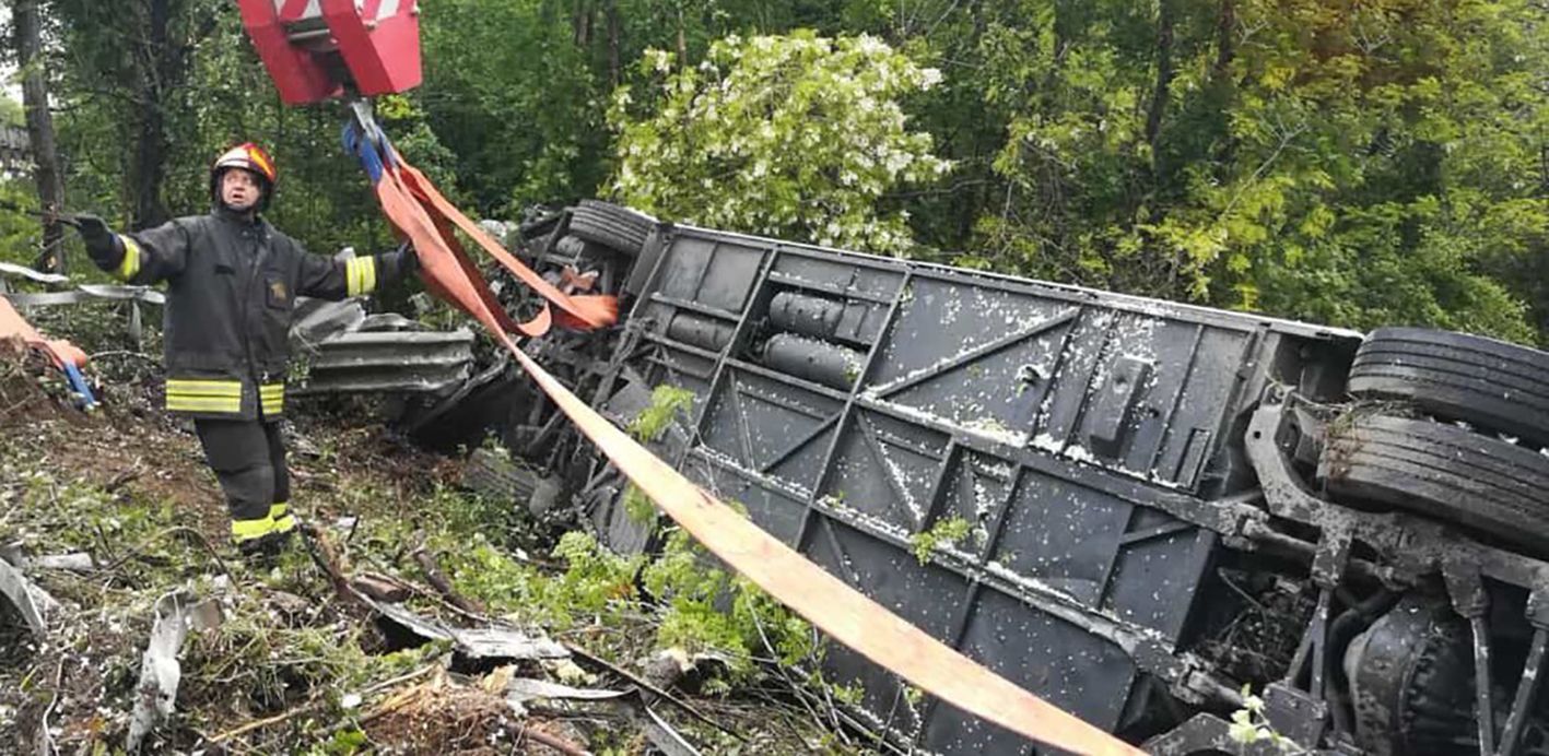 Автобус з російськими туристами перевернувся в Італії: є загиблі Автобус з російськими туристами перевернувся в Італії: є загиблі