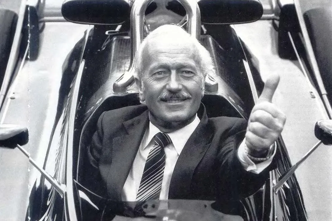 Колін Чапмен Колін Чапмен