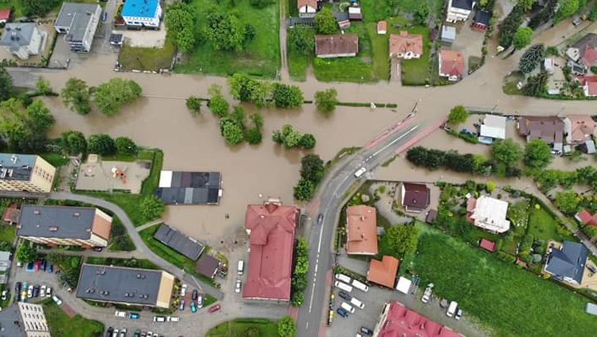 Из-за непогоды в Польше затопило десятки домов: фото последствий стихии Из-за непогоды в Польше затопило десятки домов: фото последствий стихии
