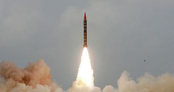 Пакистан испытал баллистическую ракету, способную нести ядерную боеголовку