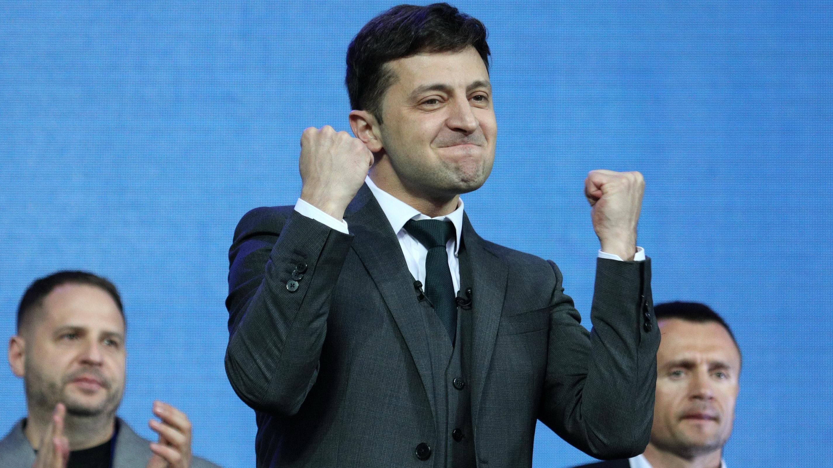 Петиция против петиции за отставку Зеленского - сторонники президента сделали контрход Петиция против петиции за отставку Зеленского - сторонники президента сделали контрход