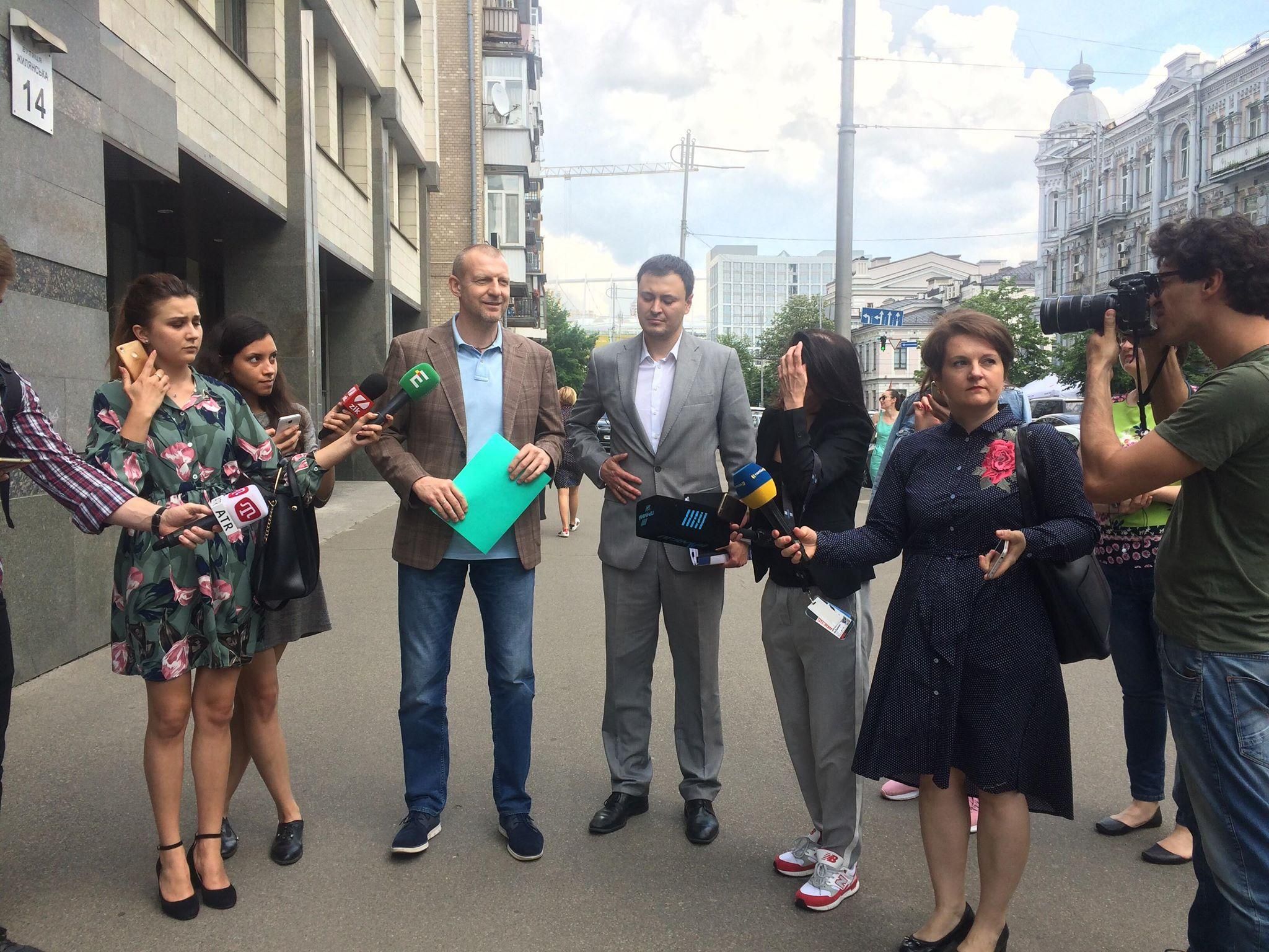 Нардепы обжаловали в Конституционном суде указ Зеленского о роспуске Рады