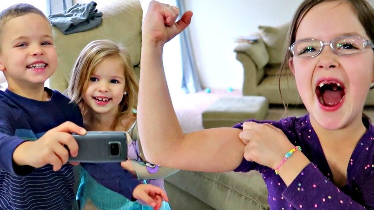 З’явились дитячі табори, де дітей вчать бути YouTube-блогерами З’явились дитячі табори, де дітей вчать бути YouTube-блогерами