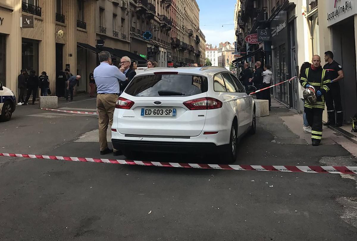 Взрыв прогремел в центре Лиона: много пострадавших