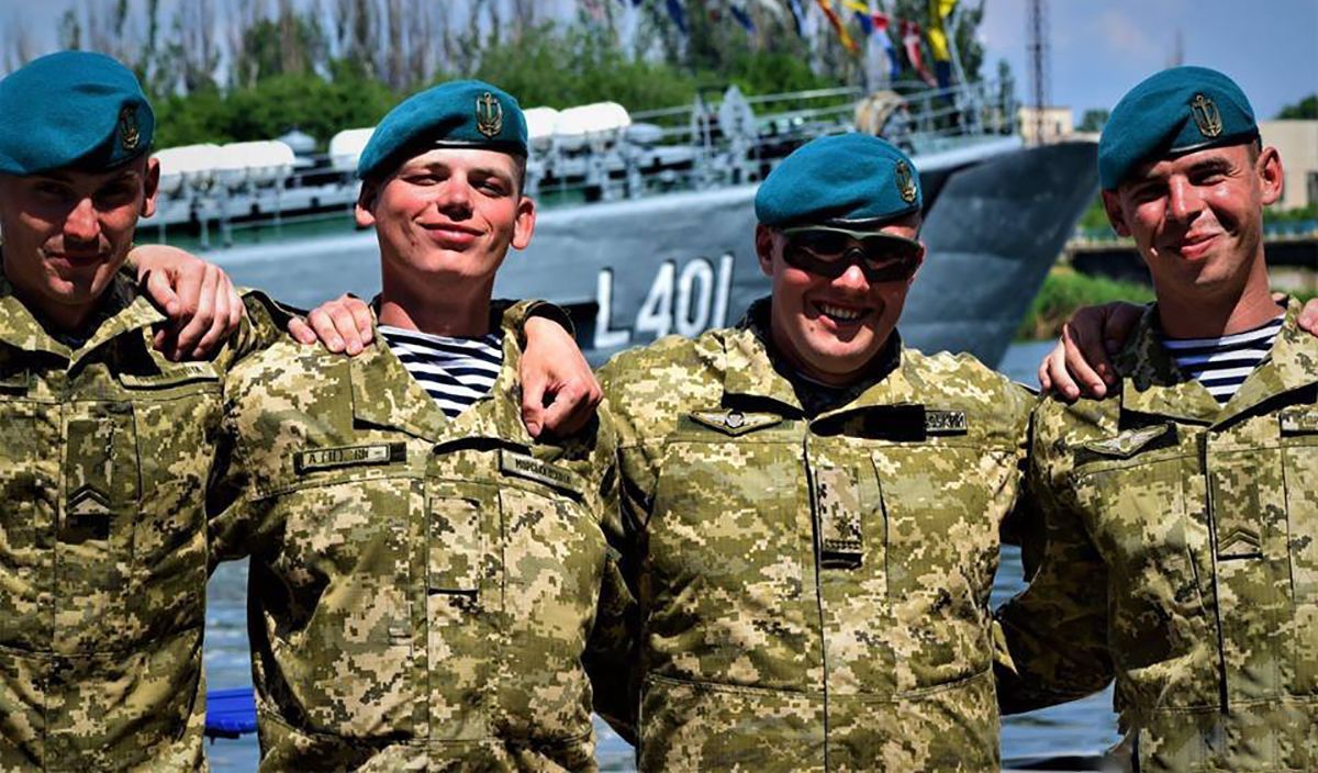 В Мариуполе громко отпраздновали День морской пехоты Украины