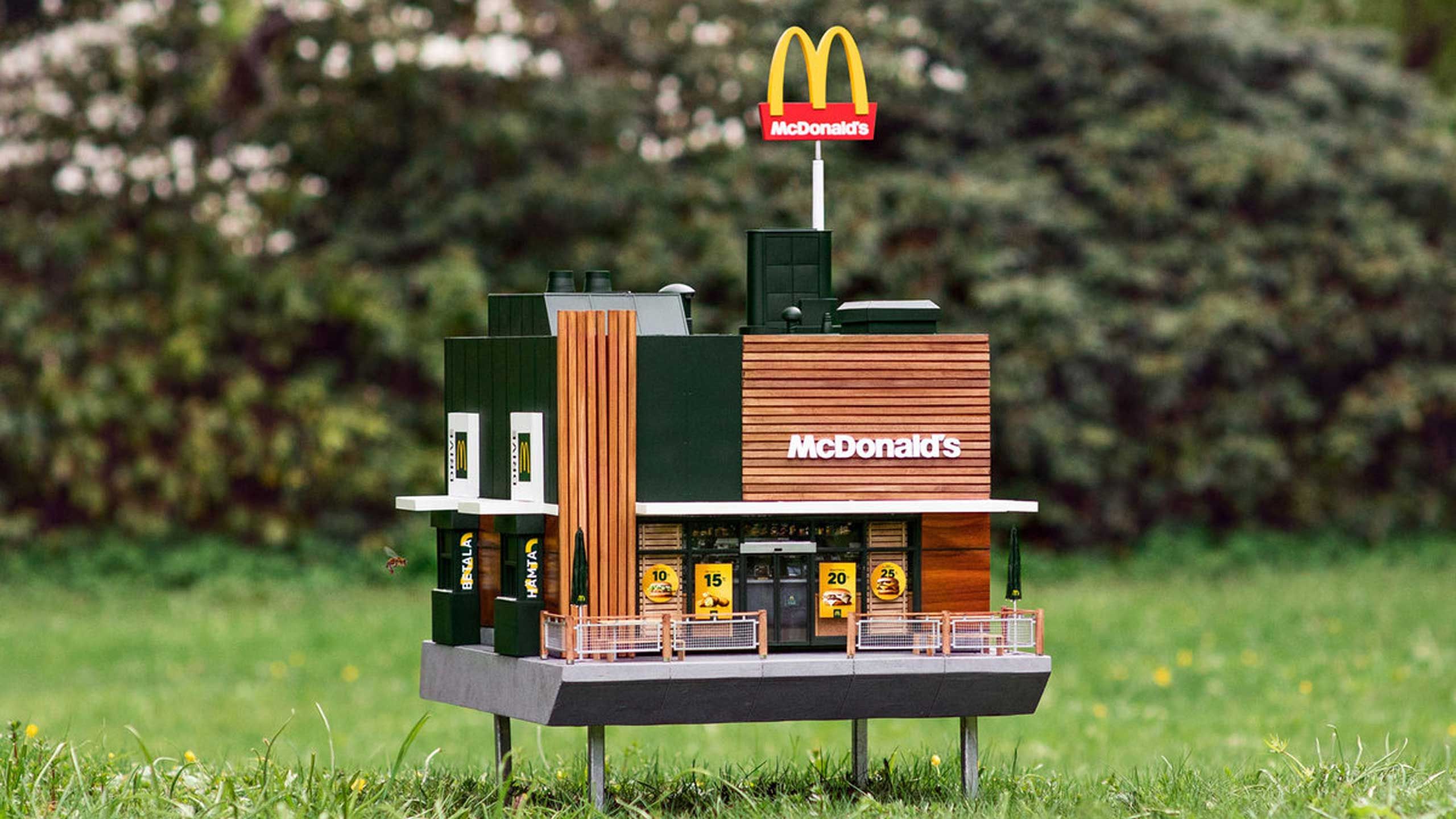 У Швеції з'явився найменший у світі McDonald's: милі фото