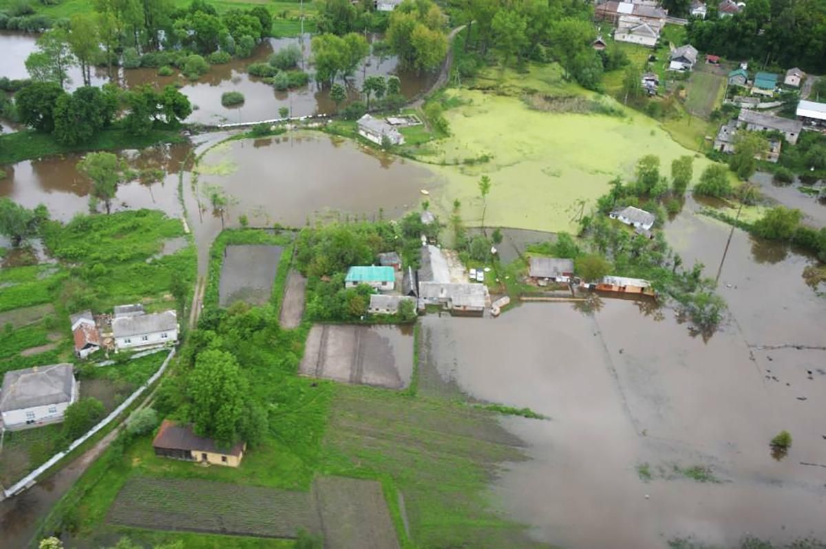 Повінь на Закарпатті наробила збитків на 100 мільйонів гривень Повінь на Закарпатті наробила збитків на 100 мільйонів гривень