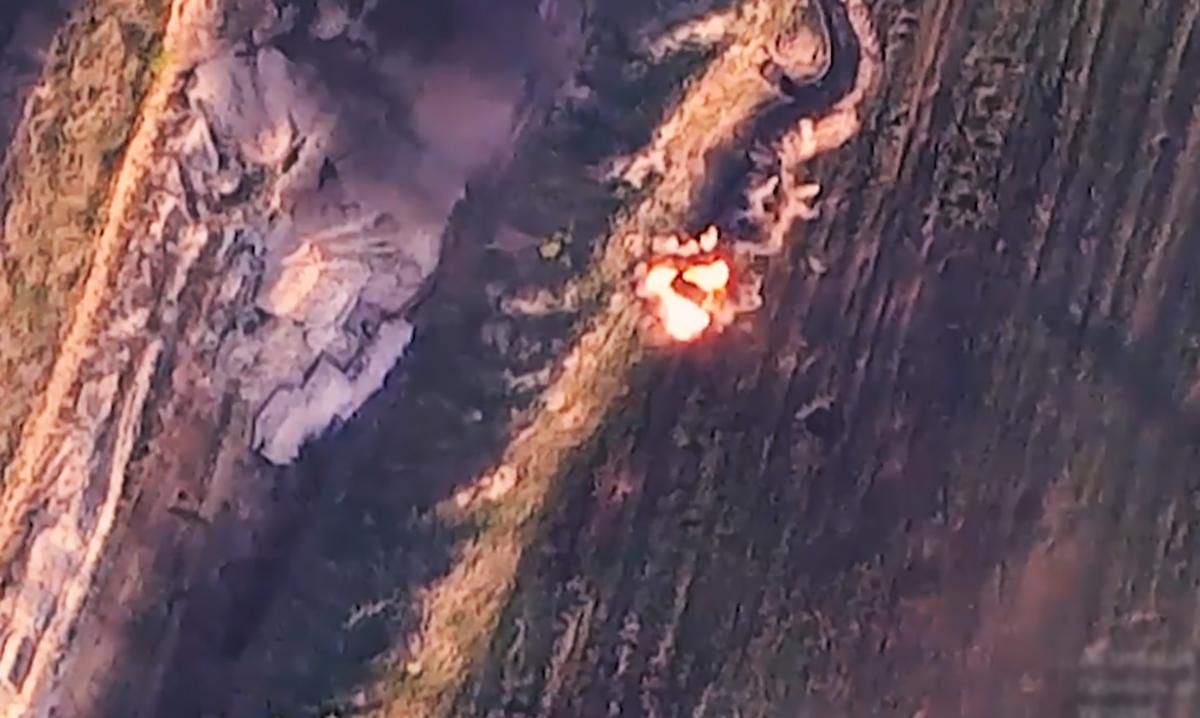 Украинские военные разгромили позиции боевиков на Донбассе: яркое видео Украинские военные разгромили позиции боевиков на Донбассе: яркое видео