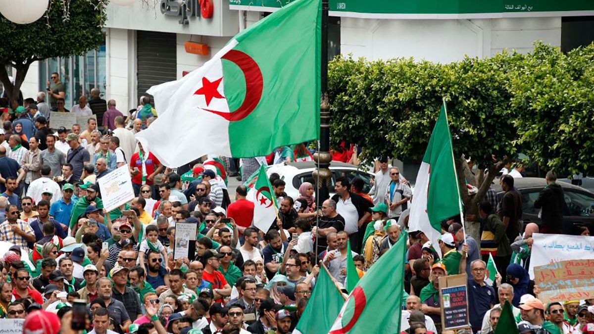 В Алжирі можуть перенести вибори: ніхто не хоче бути президентом