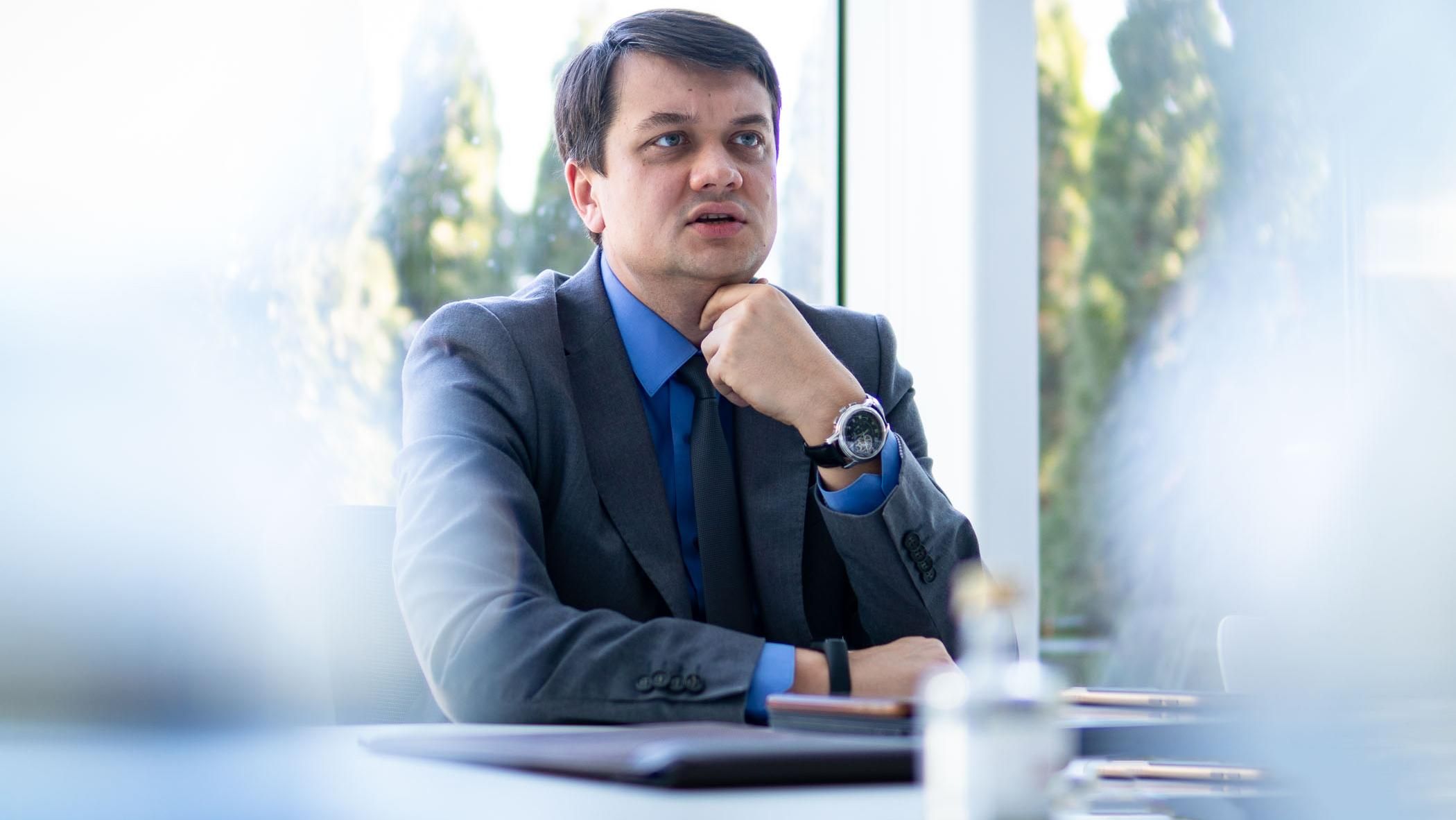 Дмитрий Разумков стал главой Слуга народа - кто он такой Дмитрий Разумков стал главой Слуга народа - кто он такой