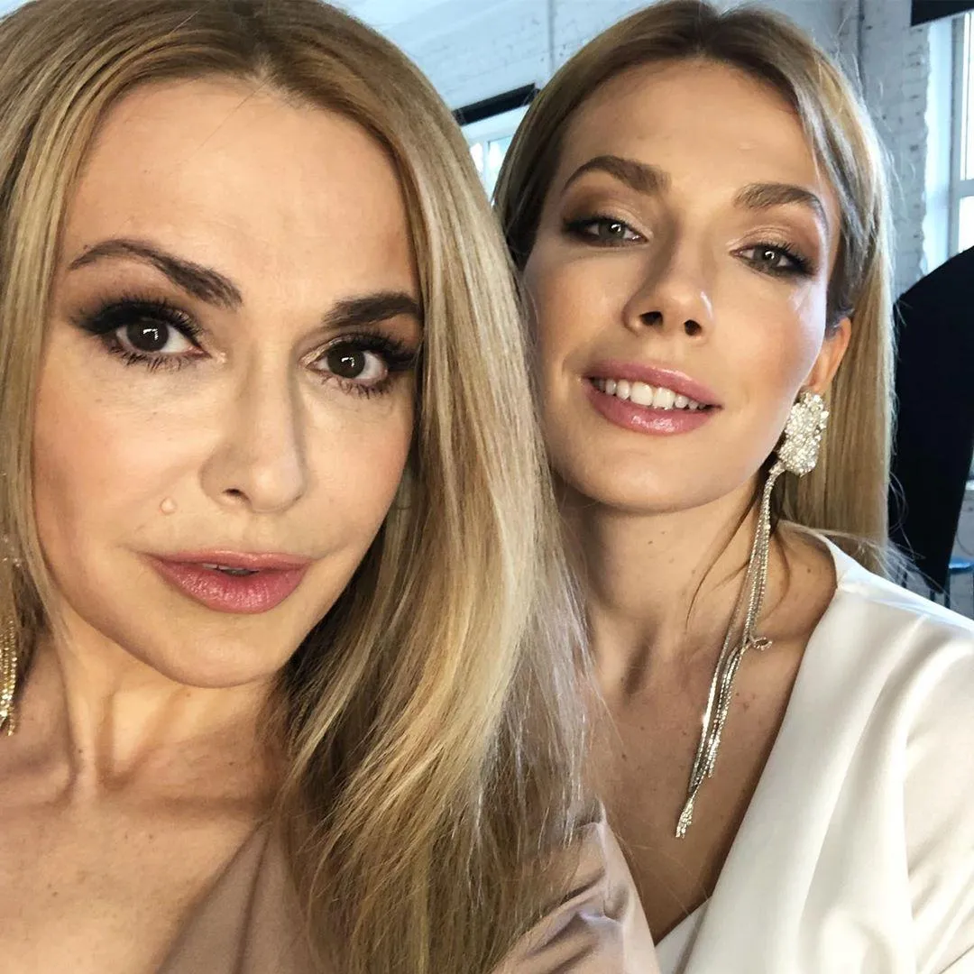 Ольга Сумська і її дочка Антоніна Паперна Ольга Сумська і її дочка Антоніна Паперна