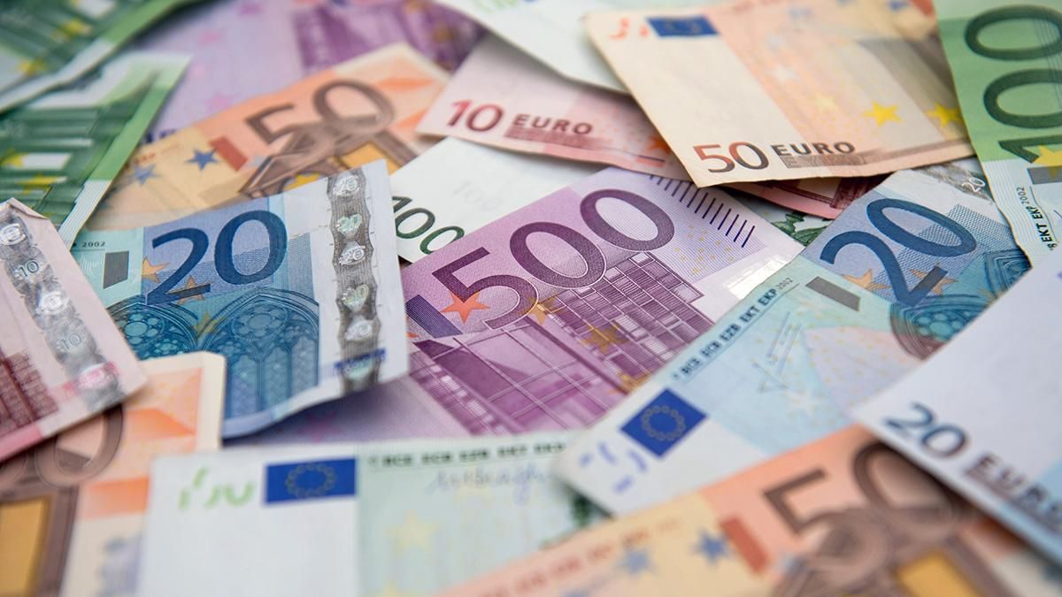 Новые 100 и 200 евро - фото  новых банкнот