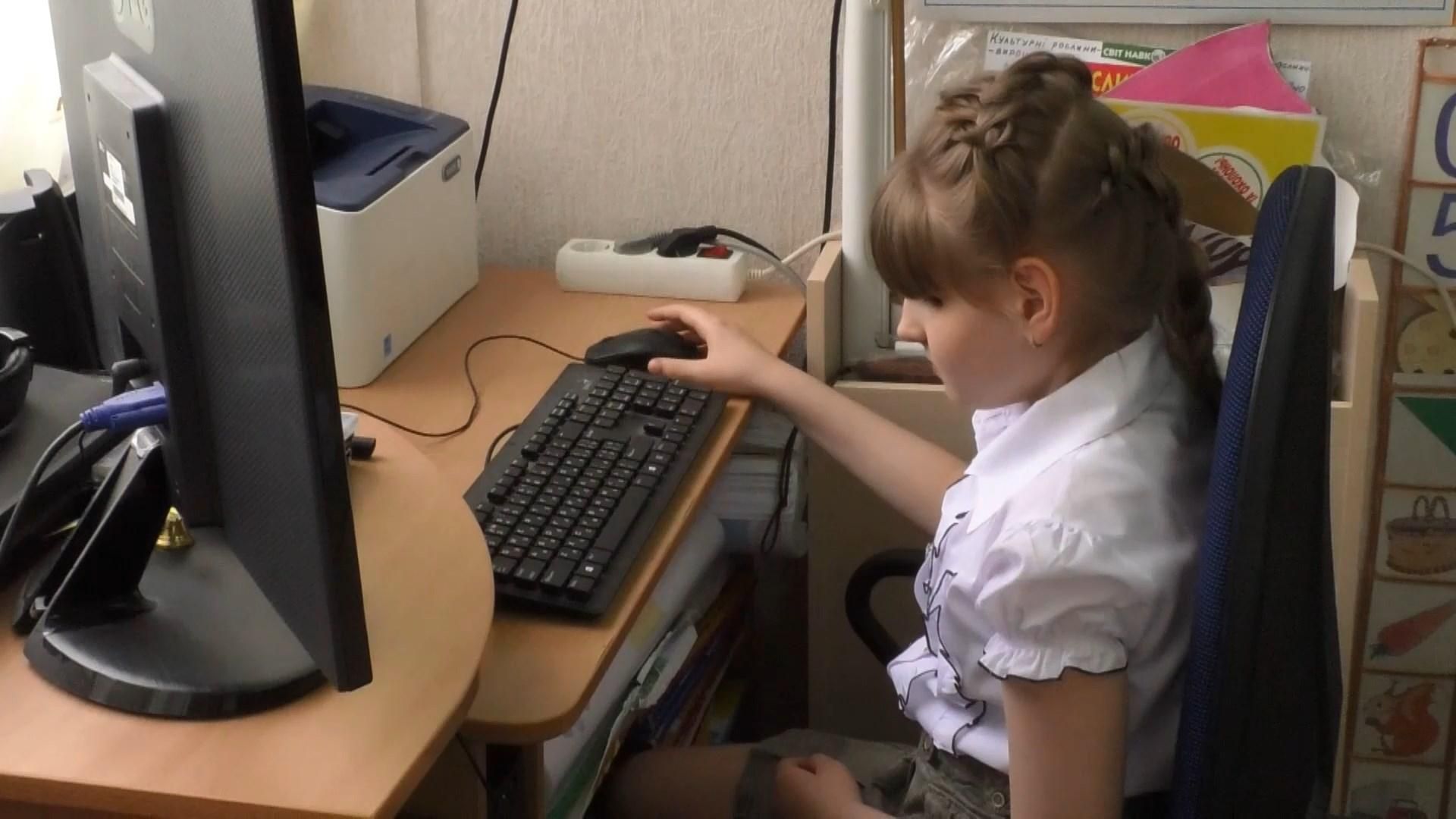 Незряча дівчинка з Черкас написала власну книгу: мотивуюча історія Незряча дівчинка з Черкас написала власну книгу: мотивуюча історія