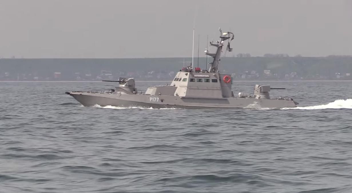 Катери ЗСУ провели бойові навчання в Азовському морі: видовищне відео