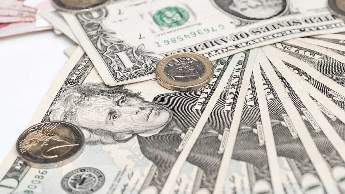 Готівковий курс валют на 31.05.2019 - курс долару та євро Готівковий курс валют на 31.05.2019 - курс долару та євро