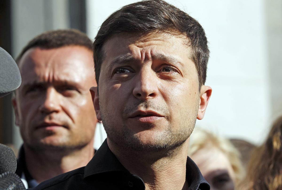 Зеленский посетил шахту на Львовщине, где под обвалом погибли горняки Зеленский посетил шахту на Львовщине, где под обвалом погибли горняки