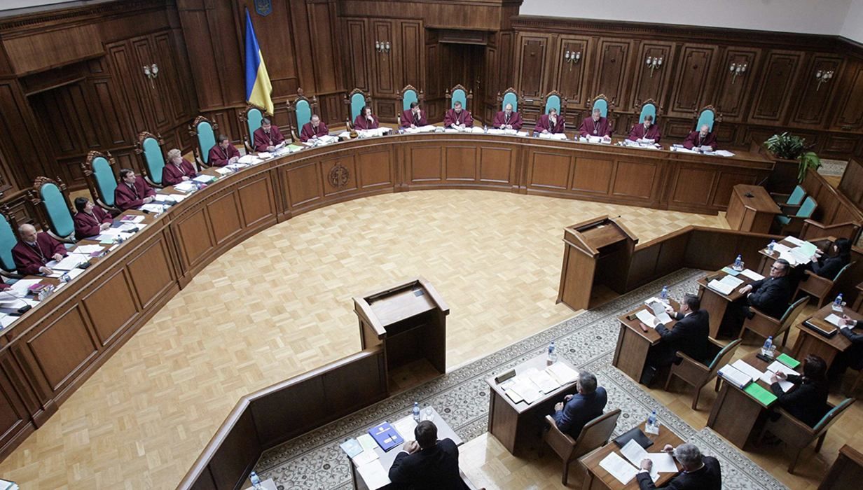 Верховний Суд відмовився розглядати законність призначення Богдана головою АП