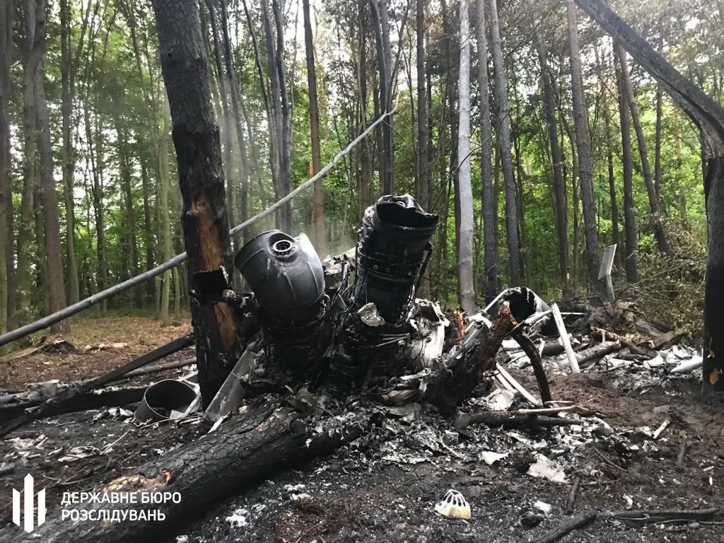 Катастрофа військовий вертоліт Мі-8 Рівненщина фото з місця аварії розбитий вертоліт