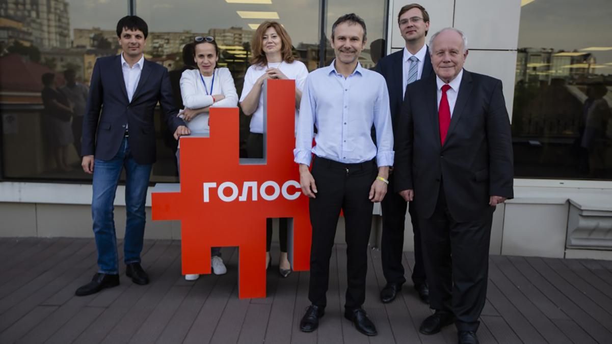 Вакарчук зустрівся зі спецпосланцем Меркель Вакарчук зустрівся зі спецпосланцем Меркель