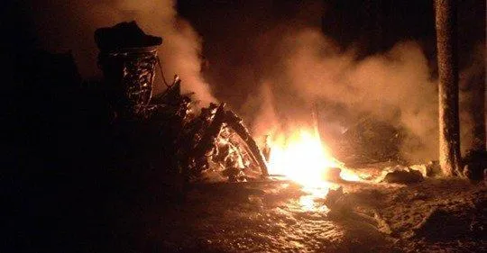 Катастрофа вертольота Мі-8 на Рівненщині пожежа фото