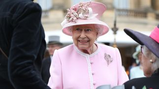 Єлизавета ІІ влаштувала пишну вечірку в палацовому саду: королева приймала понад 8 тисяч гостей 