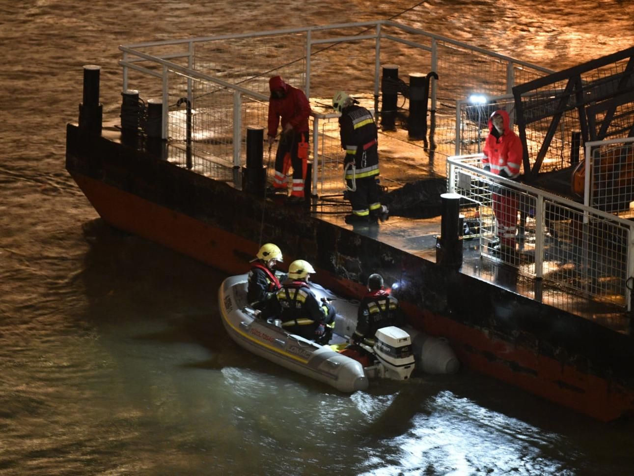 В Будапеште затонул катер с туристами - видео аварии судна 29 мая 2019