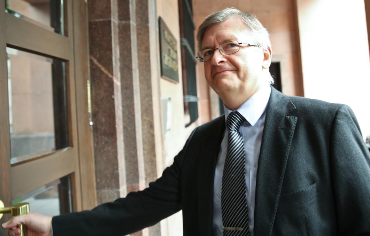 Польша вызвала посла РФ из-за информационных стендов о Смоленской катастрофе Польша вызвала посла РФ из-за информационных стендов о Смоленской катастрофе