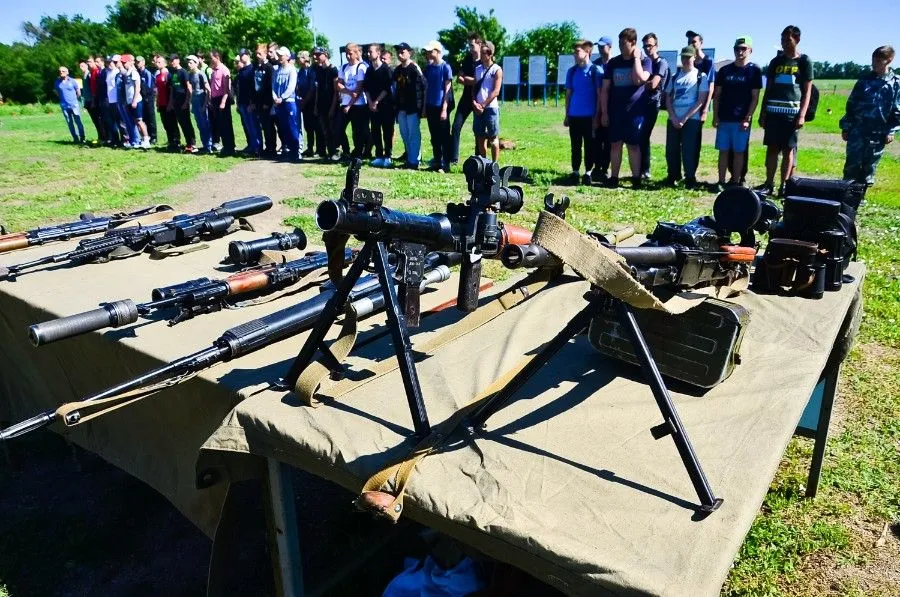 днр лнр бойовики окупанти діти зброя днр лнр бойовики окупанти діти зброя