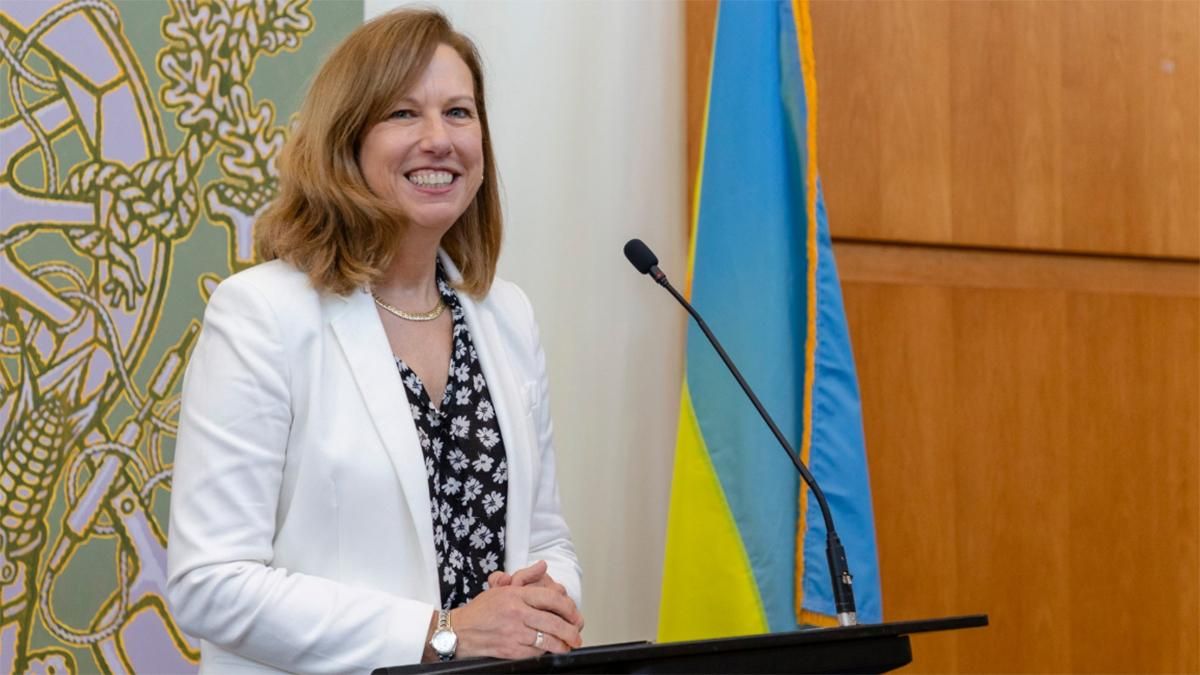 Замість Йованович до України прислали нову представницю США Замість Йованович до України прислали нову представницю США