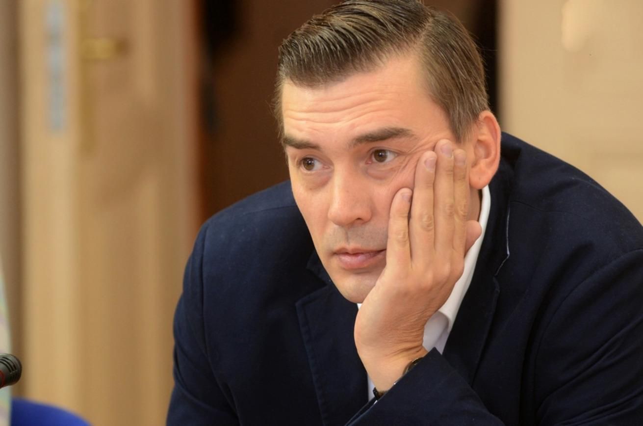 Добродомова під час засідання Ради зловили на грі у смартфоні: відео Добродомова під час засідання Ради зловили на грі у смартфоні: відео