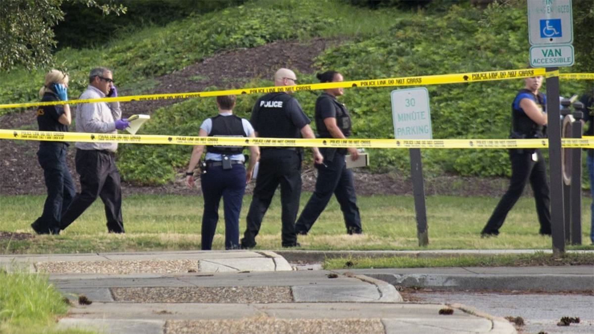 У США жахлива стрілянина: загинули 12 людей У США жахлива стрілянина: загинули 12 людей