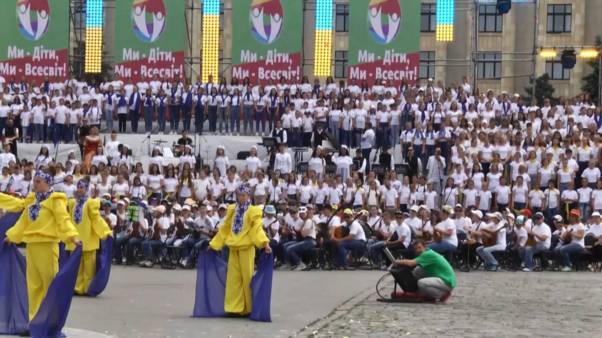 У Харкові три роки поспіль День захисту дітей, 1 червня, відзначають флешмобом