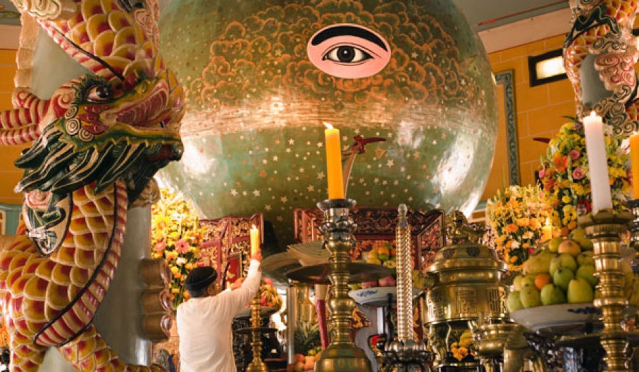 Самая молодая религия – каодаизм: собственная армия и спиритические сеансы Самая молодая религия – каодаизм: собственная армия и спиритические сеансы