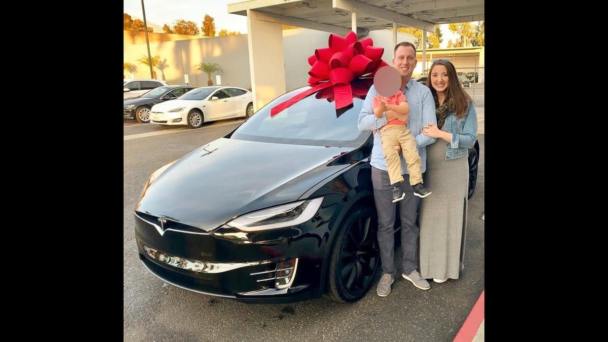 Семья подала в суд на Tesla