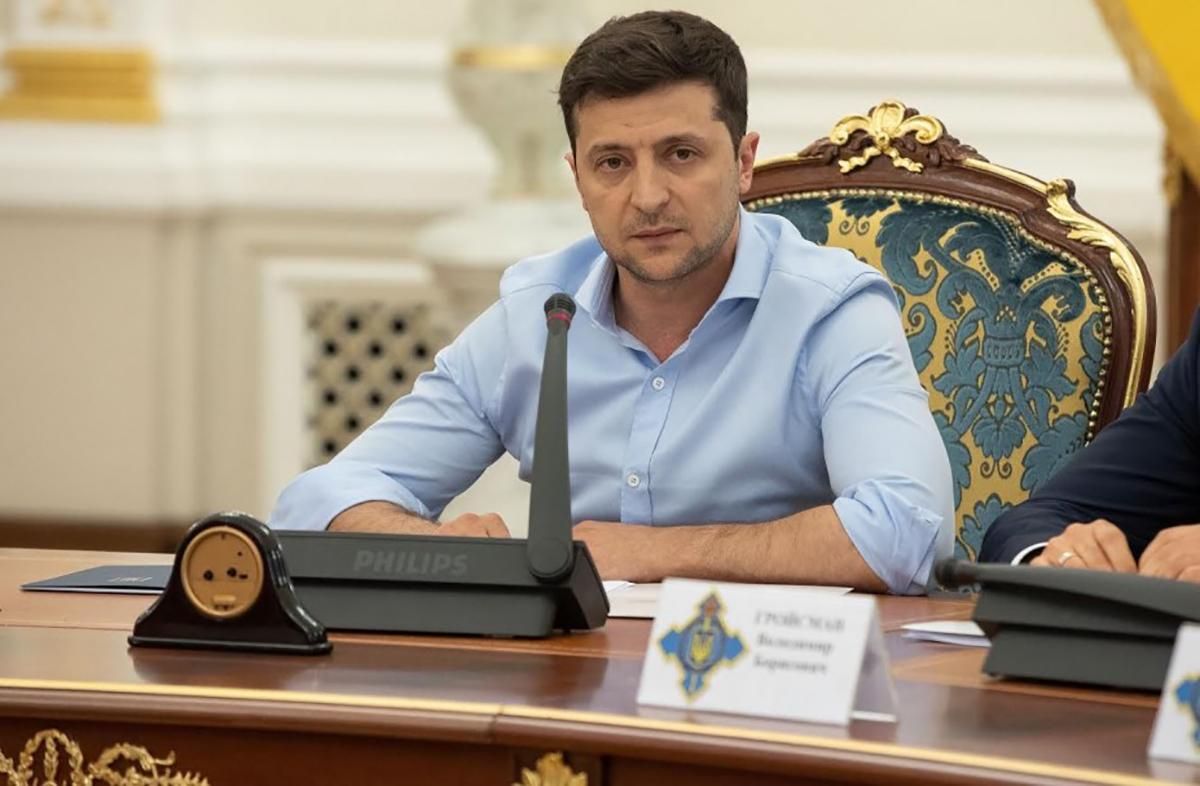 Зеленський анонсував обговорення припинення вогню на Донбасі та обміну полоненими Зеленський анонсував обговорення припинення вогню на Донбасі та обміну полоненими