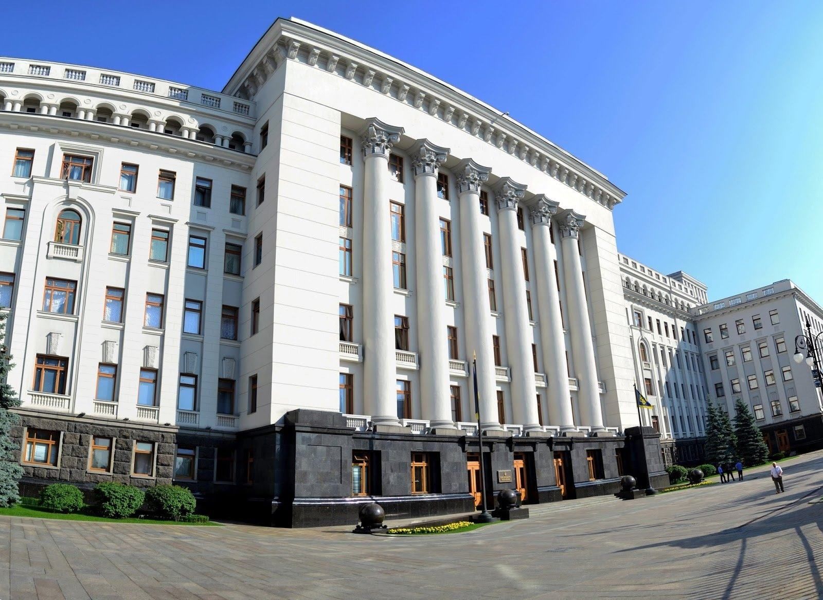 У Зеленского хотят проводить экскурсии в Администрации Президента