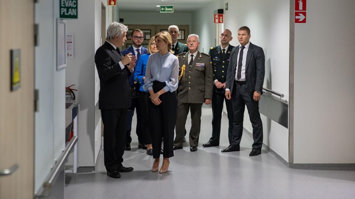 Жена Зеленского посетила украинских военнослужащих в Брюсселе – фото Жена Зеленского посетила украинских военнослужащих в Брюсселе – фото