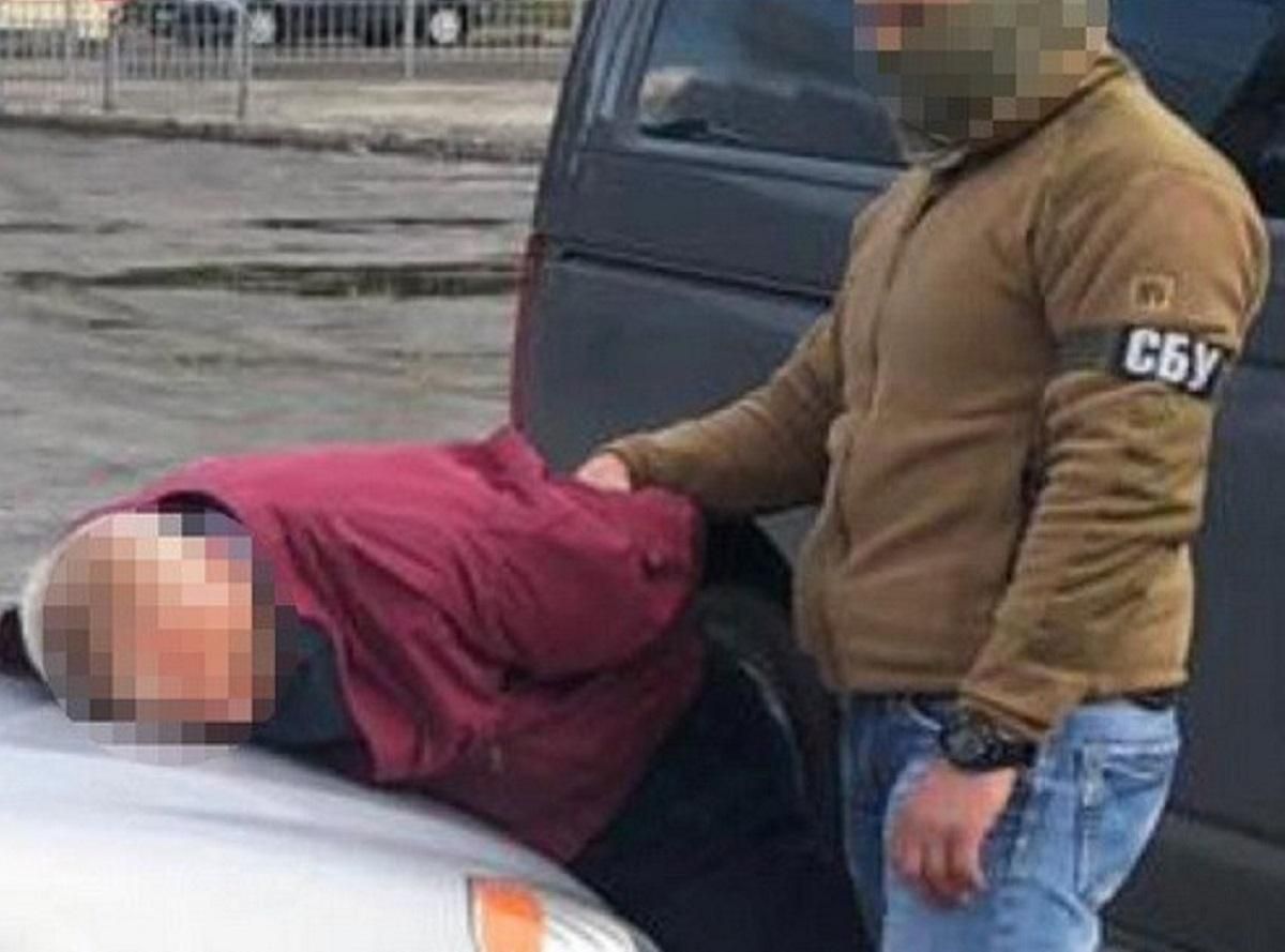 Вербовал и готовил убийства: СБУ задержала агента российской ФСБ – фото Вербовал и готовил убийства: СБУ задержала агента российской ФСБ – фото