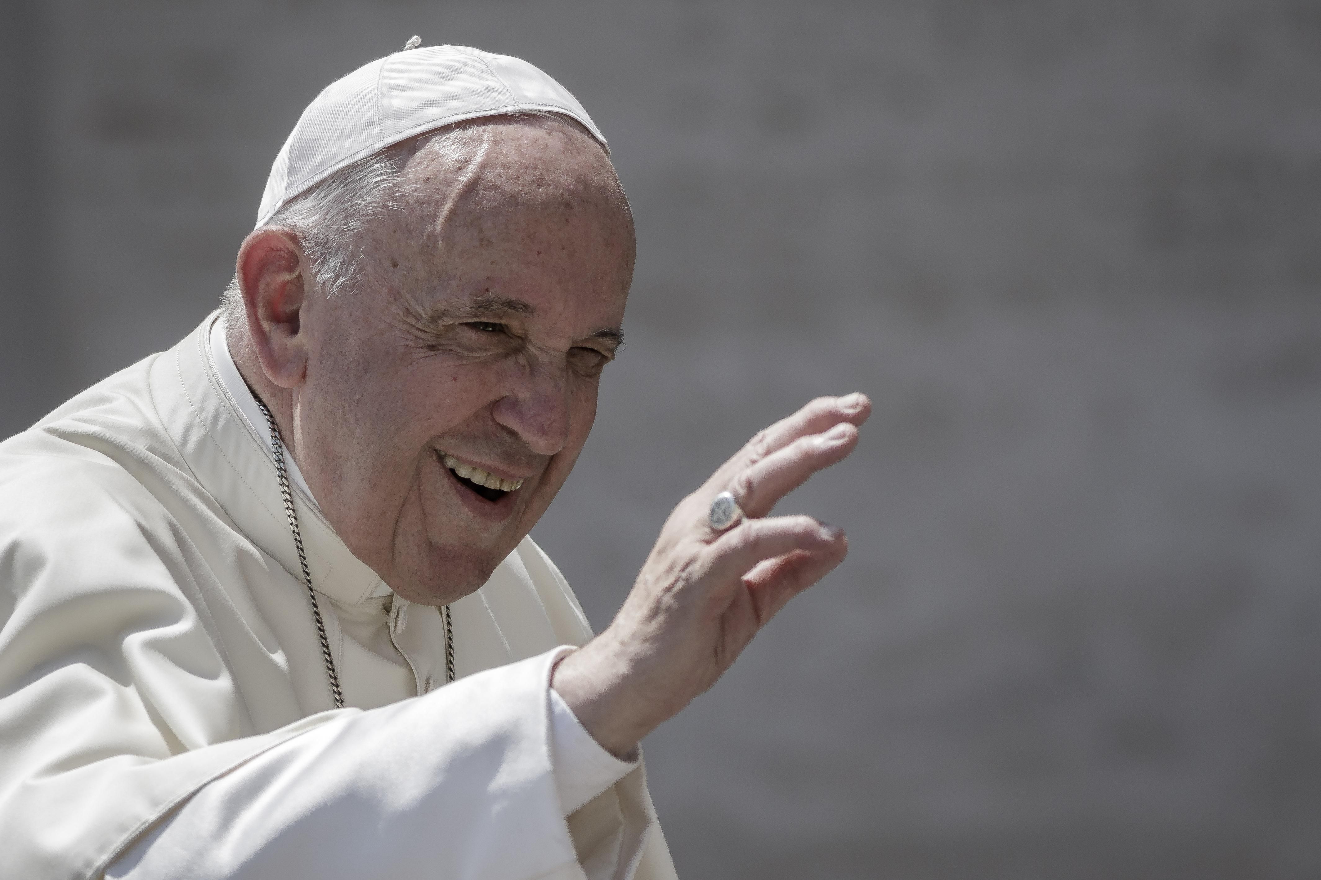 Папа Римский Франциск изменил молитву Отче наш - текст новой молитвы