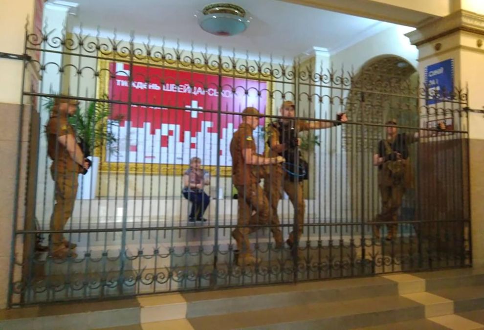 У кінотеатрі "Київ" заявили про силове захоплення: міська влада каже, що це інвентаризація У кінотеатрі "Київ" заявили про силове захоплення: міська влада каже, що це інвентаризація